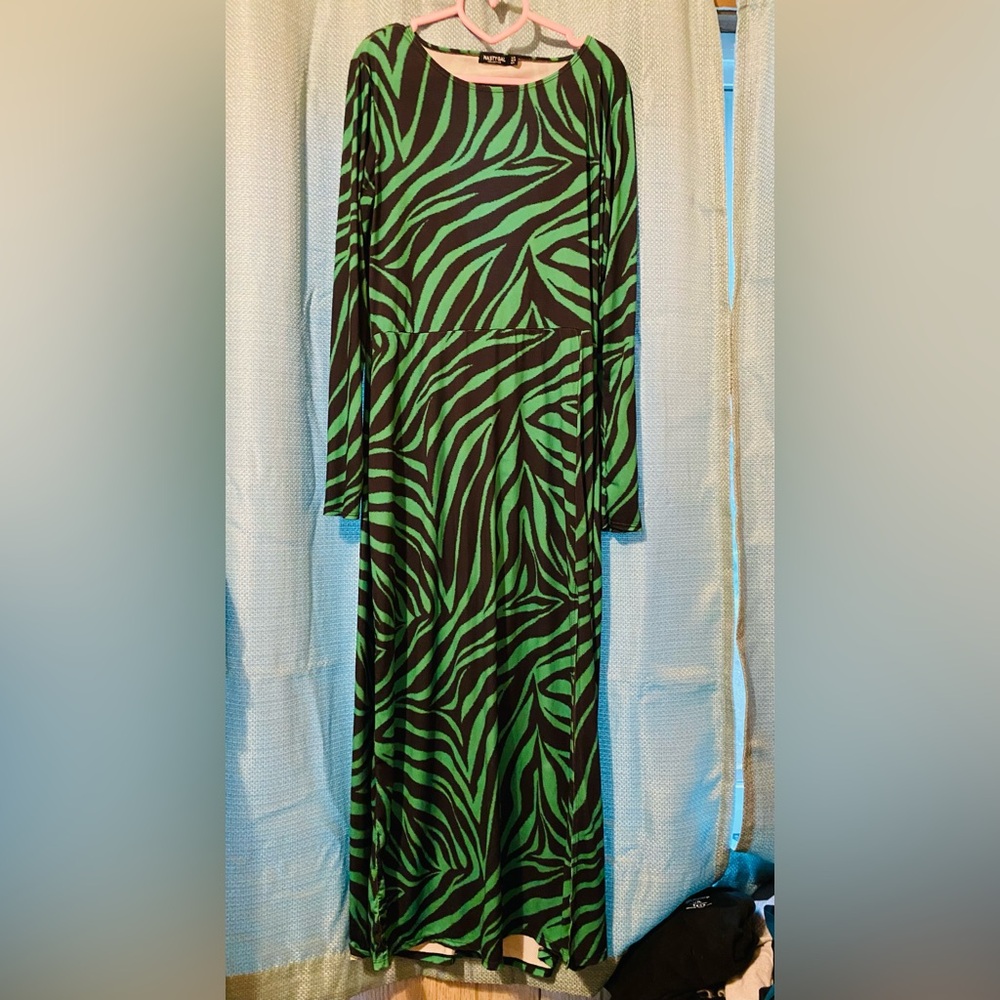 Nasty Gal Green and Black Zebra print Long Sleeve Dress